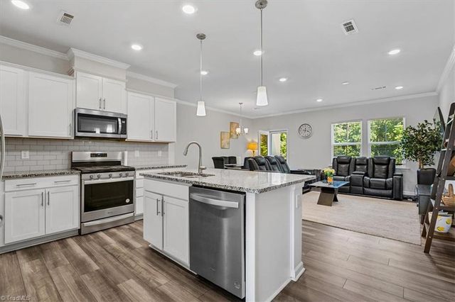 814 Falls Grove Trail, High Point, NC 27265