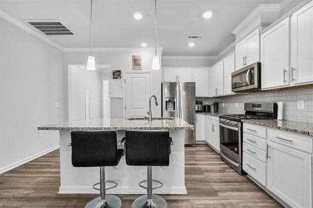 814 Falls Grove Trail, High Point, NC 27265