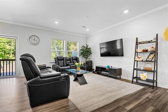 814 Falls Grove Trail, High Point, NC 27265