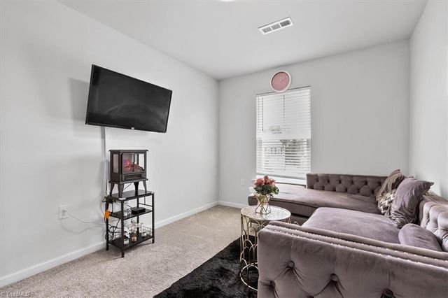 814 Falls Grove Trail, High Point, NC 27265