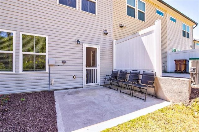 814 Falls Grove Trail, High Point, NC 27265