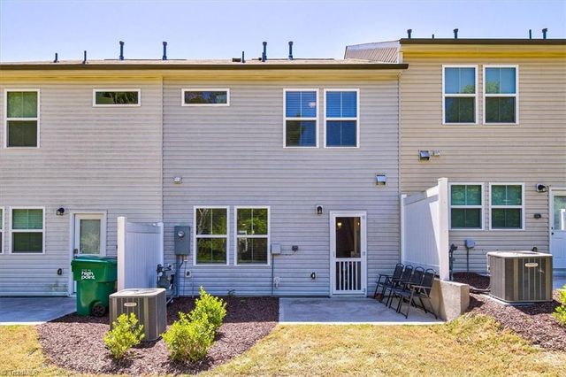 814 Falls Grove Trail, High Point, NC 27265