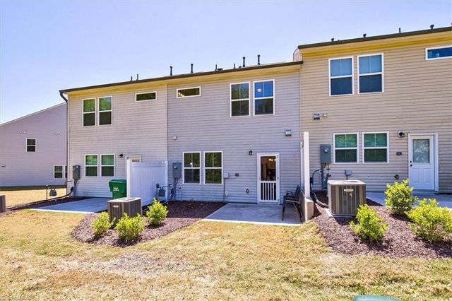 814 Falls Grove Trail, High Point, NC 27265
