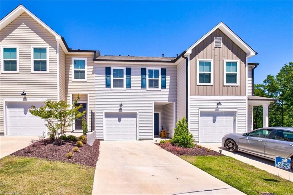 814 Falls Grove Trail, High Point, NC 27265