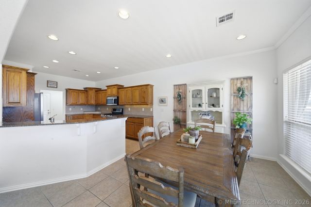 1825 E Montgomery Street, Broken Arrow, OK 74012