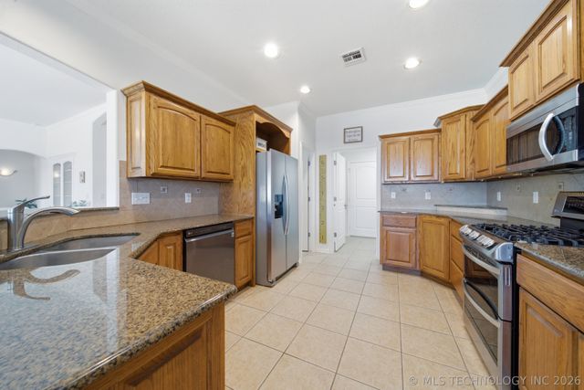 1825 E Montgomery Street, Broken Arrow, OK 74012
