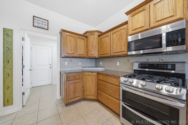 1825 E Montgomery Street, Broken Arrow, OK 74012