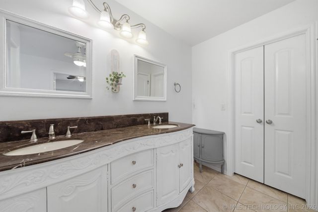 1825 E Montgomery Street, Broken Arrow, OK 74012