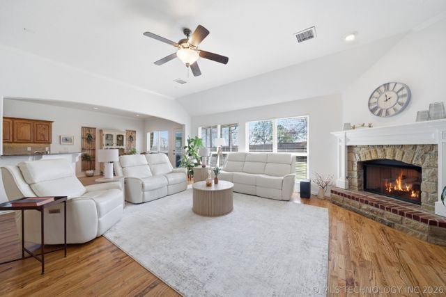 1825 E Montgomery Street, Broken Arrow, OK 74012