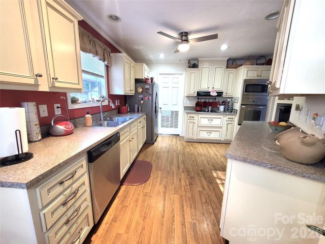 457 Dale Road, Spruce Pine, NC 28777
