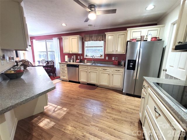 457 Dale Road, Spruce Pine, NC 28777