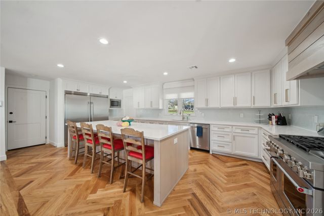 2808 E 37th Place, Tulsa, OK 74105