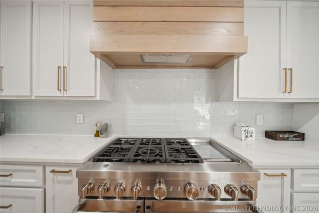 2808 E 37th Place, Tulsa, OK 74105