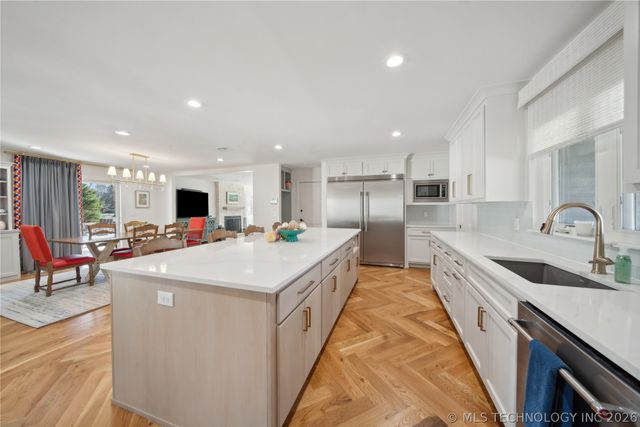 2808 E 37th Place, Tulsa, OK 74105