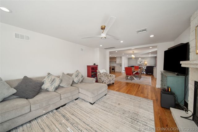 2808 E 37th Place, Tulsa, OK 74105