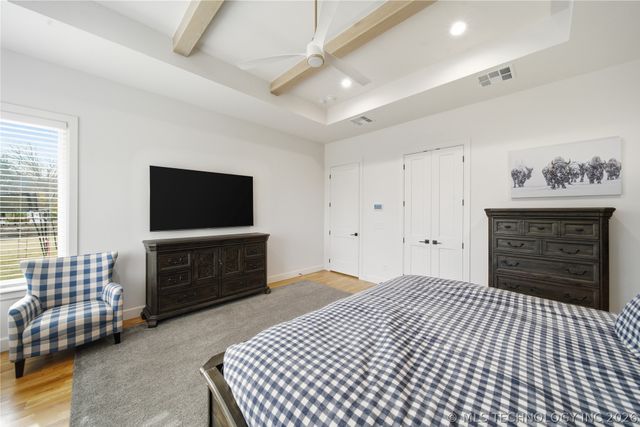 2808 E 37th Place, Tulsa, OK 74105