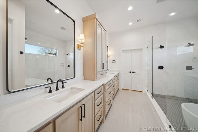 2808 E 37th Place, Tulsa, OK 74105