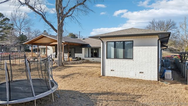 2808 E 37th Place, Tulsa, OK 74105