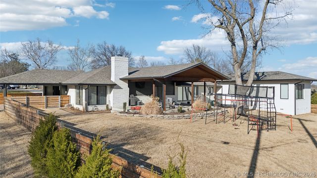 2808 E 37th Place, Tulsa, OK 74105