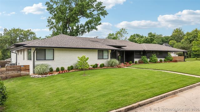 2808 E 37th Place, Tulsa, OK 74105