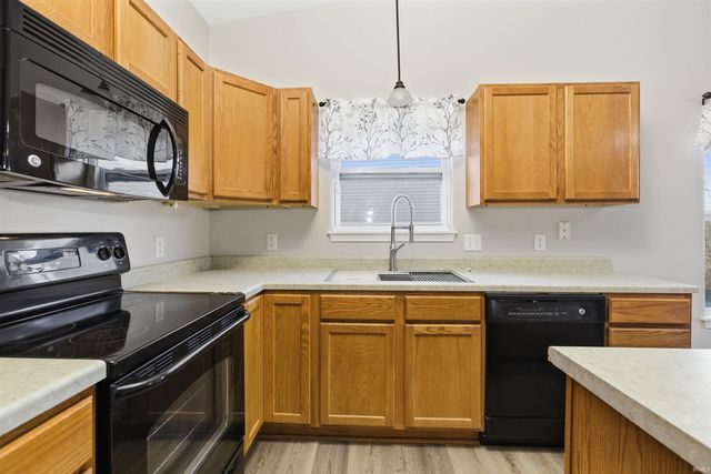 690 S Fieldstone Boulevard, Bloomington, IN 47403