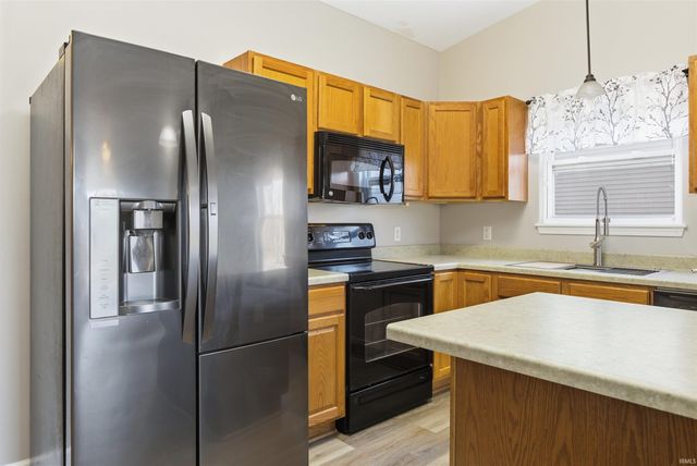 690 S Fieldstone Boulevard, Bloomington, IN 47403