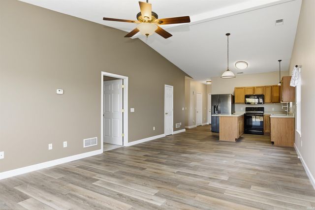 690 S Fieldstone Boulevard, Bloomington, IN 47403