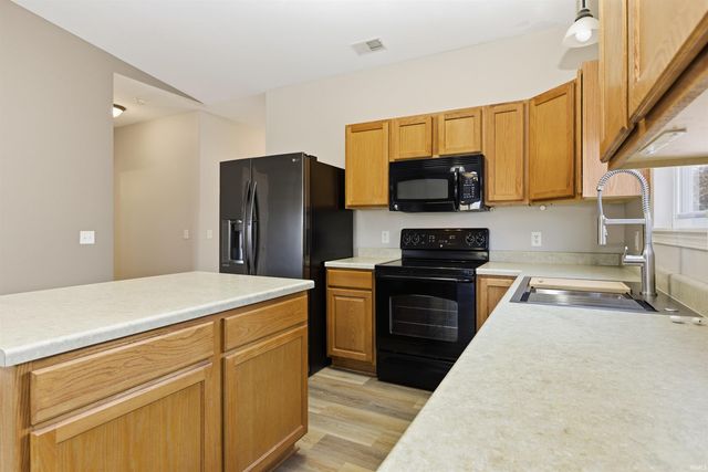 690 S Fieldstone Boulevard, Bloomington, IN 47403