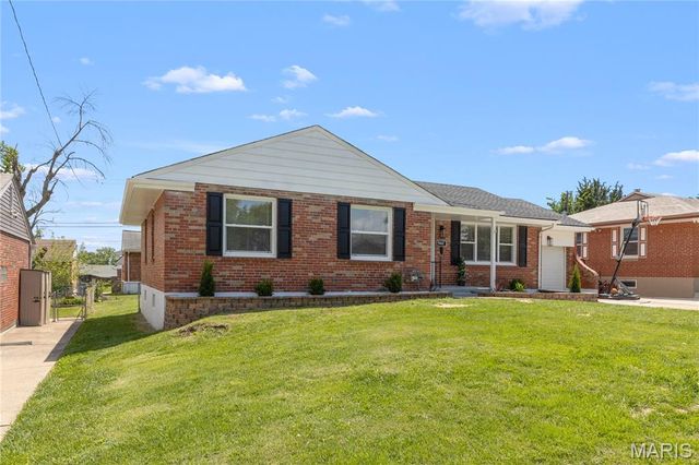 9442 Altonwood Drive, St Louis, MO 63136