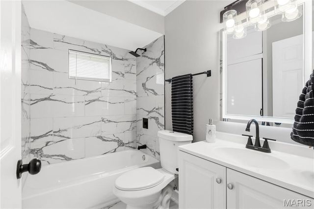 9442 Altonwood Drive, St Louis, MO 63136
