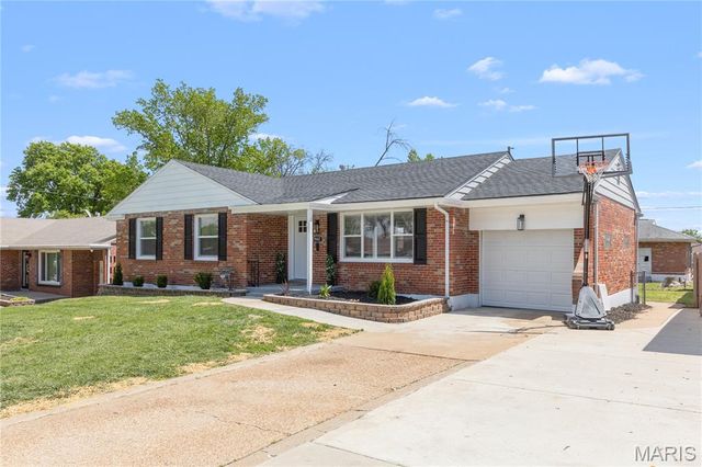 9442 Altonwood Drive, St Louis, MO 63136