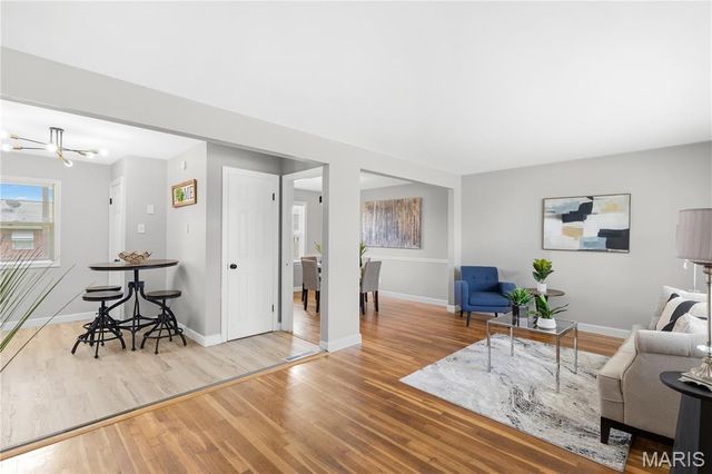 9442 Altonwood Drive, St Louis, MO 63136