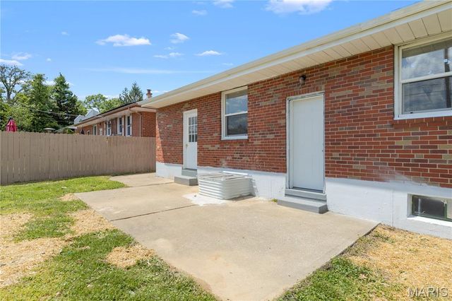 9442 Altonwood Drive, St Louis, MO 63136
