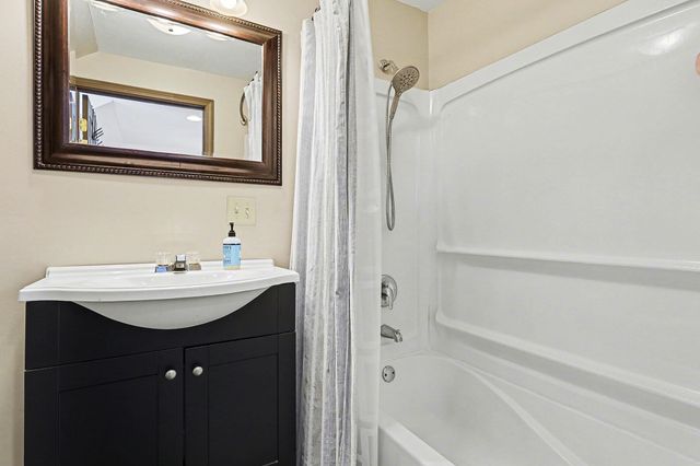 121 Frost Street, Jackson, MI 49202