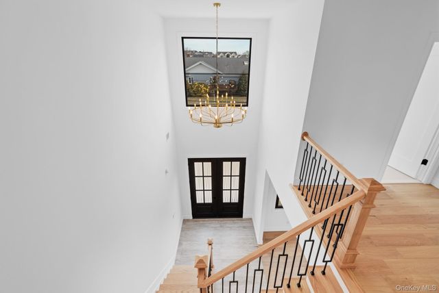 24 Midway Street, Babylon, NY 11702