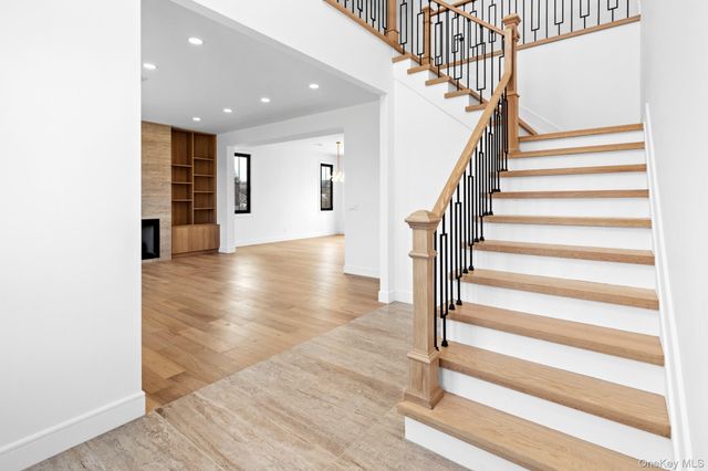 24 Midway Street, Babylon, NY 11702