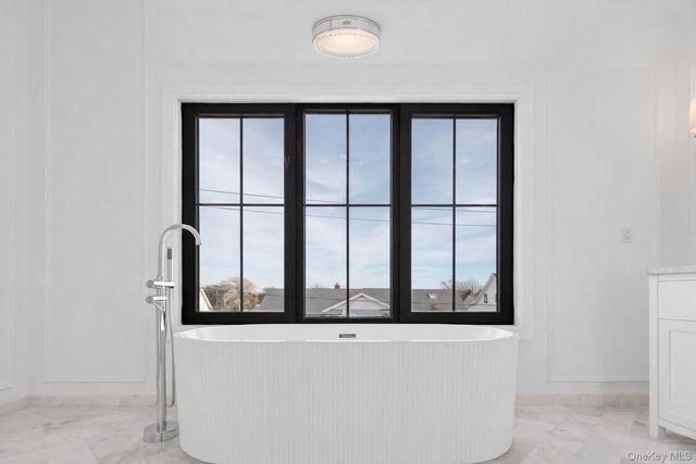 24 Midway Street, Babylon, NY 11702