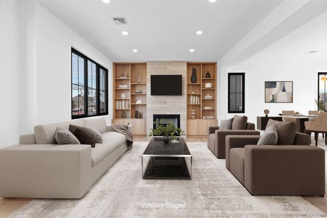 24 Midway Street, Babylon, NY 11702