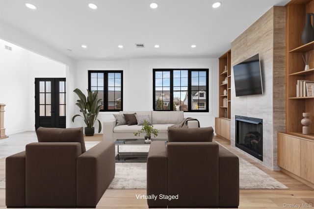 24 Midway Street, Babylon, NY 11702