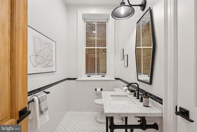1514 R ST NW, Washington, DC 20009