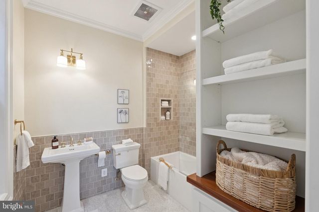 1514 R ST NW, Washington, DC 20009