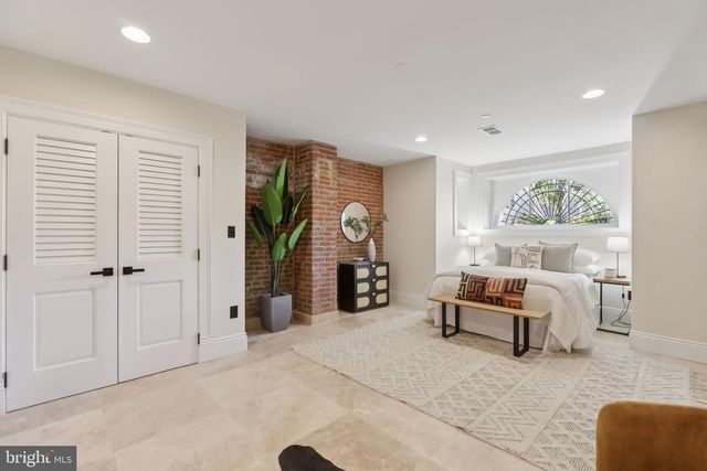 1514 R ST NW, Washington, DC 20009
