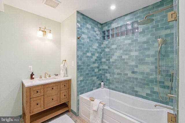 1514 R ST NW, Washington, DC 20009
