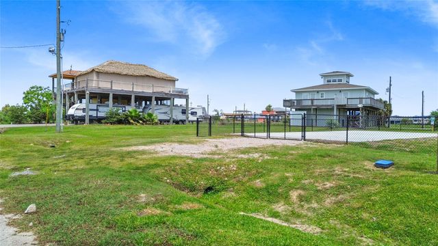 900 Salt Cedar Lane, Port Bolivar, TX 77650