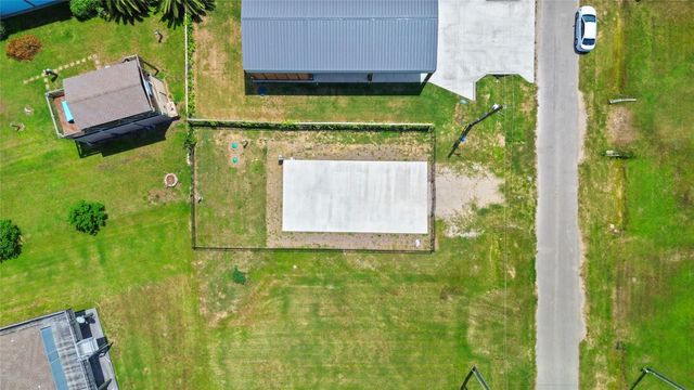 900 Salt Cedar Lane, Port Bolivar, TX 77650