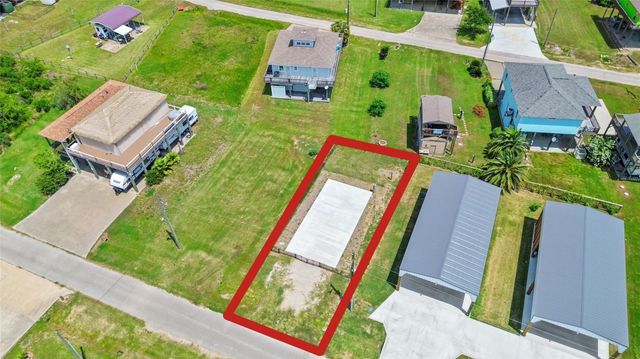 900 Salt Cedar Lane, Port Bolivar, TX 77650