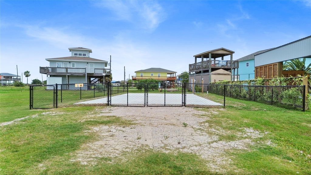 900 Salt Cedar Lane, Port Bolivar, TX 77650