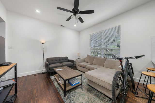 918 Elsbeth Street, Dallas, TX 75208