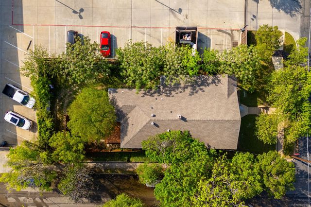 918 Elsbeth Street, Dallas, TX 75208