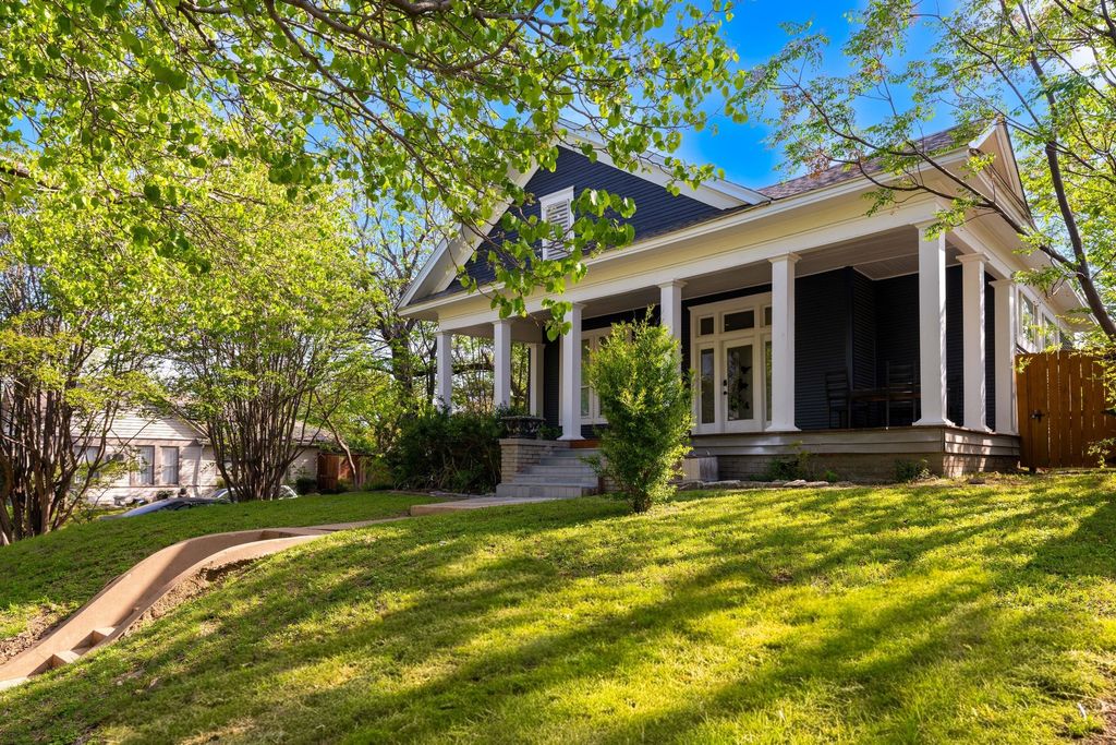 918 Elsbeth Street, Dallas, TX 75208